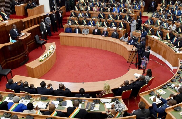 Yamoussoukro :  Le Senat achève son programme trimestriel avec 11 projets de loi adoptés